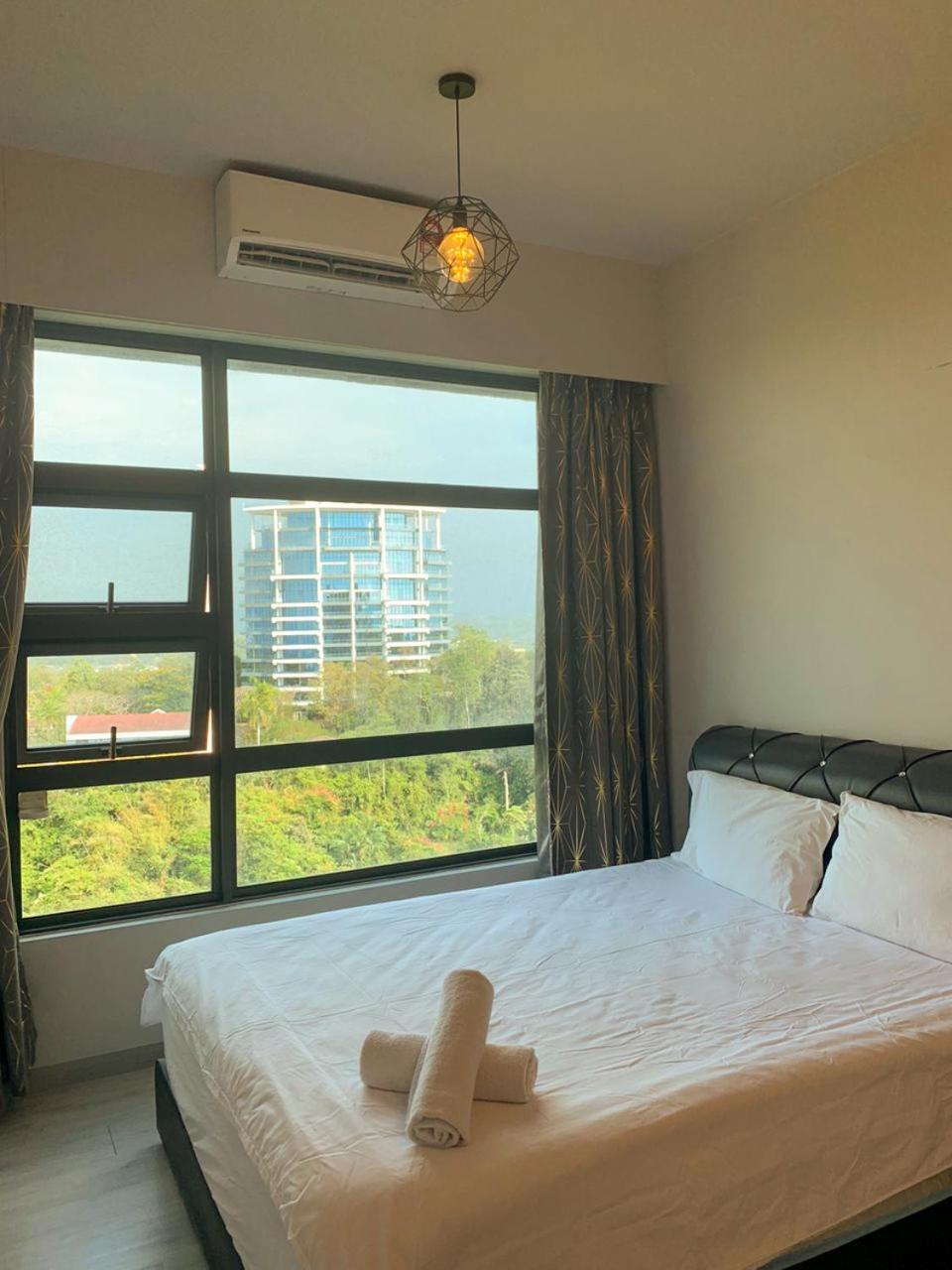 Ferienwohnung Sunset View Jesselton Quay Near Jesselton Point Near Suria Sabah Near Gaya Street Kota Kinabalu Exterior foto